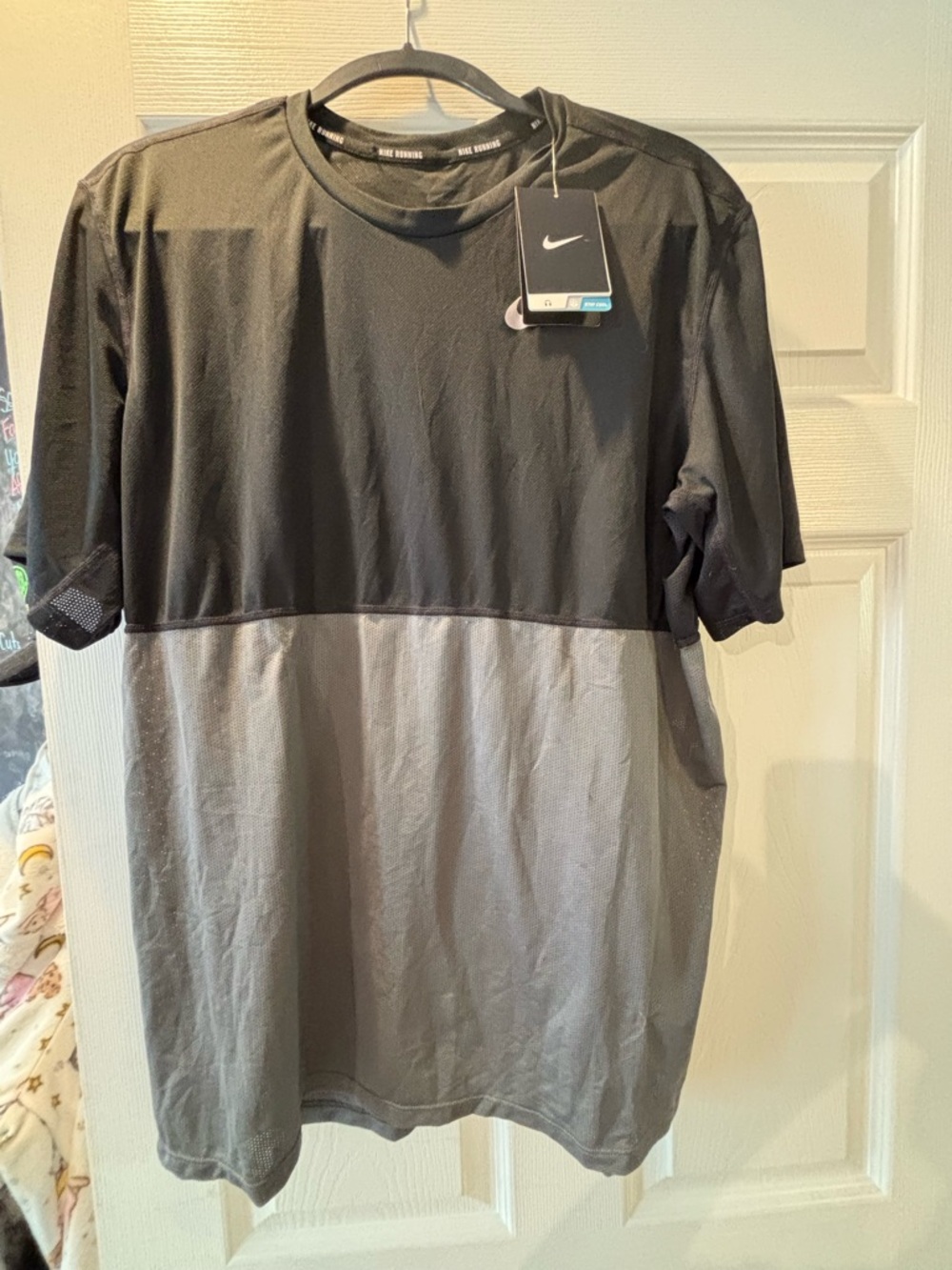 Nike Men’s Black and Gray Two-Tone Short Sleeve Shirt